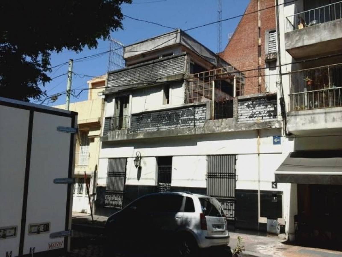 Casa de 3 dormitorios en Buenos Aires, Argentina No. 96186