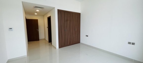 2 bedrooms Apartment in Dubai, UAE No. 24534 4