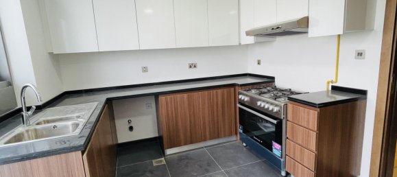 2 bedrooms Apartment in Dubai, UAE No. 24534 11