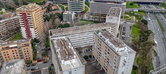 1 bedroom Apartment in Porto, Portugal No. 9859 2