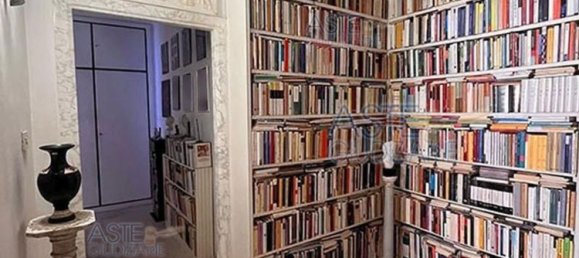 3 rooms Apartment in Rome, Italy No. 14973 5