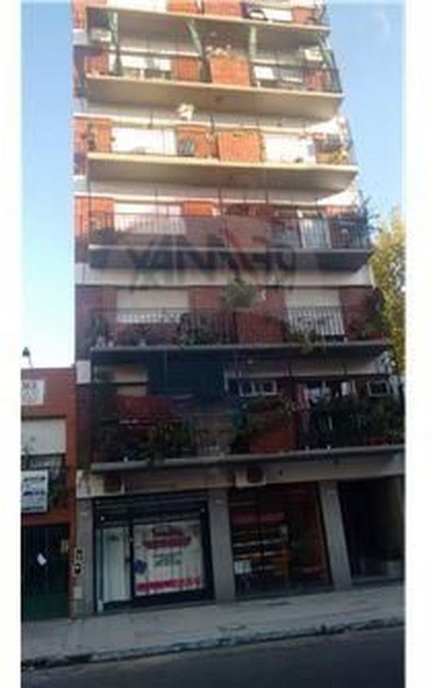 Apartamento de 3 dormitorios en General San Martín, Argentina No. 97639