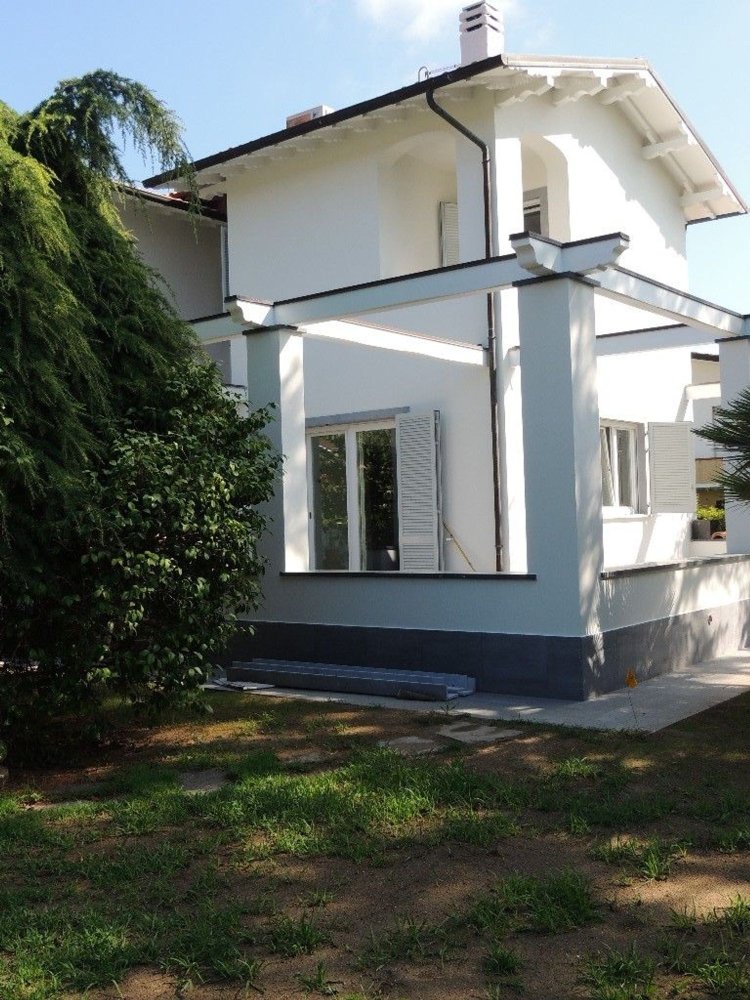 10 rooms Villa in Forte dei Marmi, Italy No. 69387