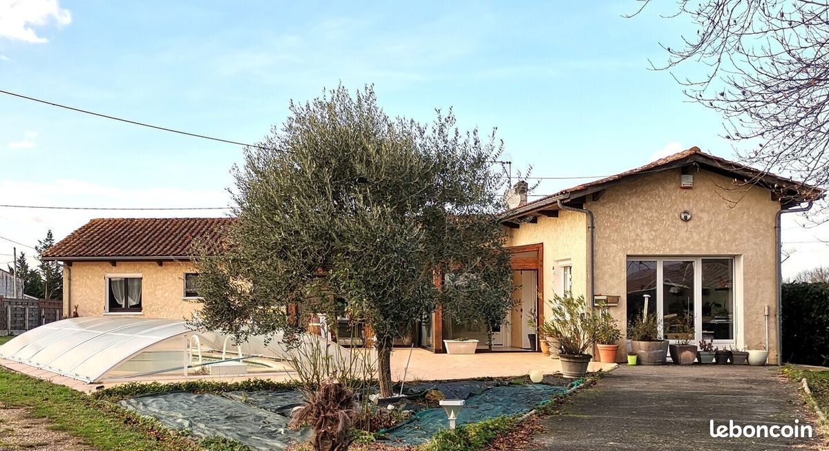 Casa de 4 dormitorios en Tauriac, France No. 340906