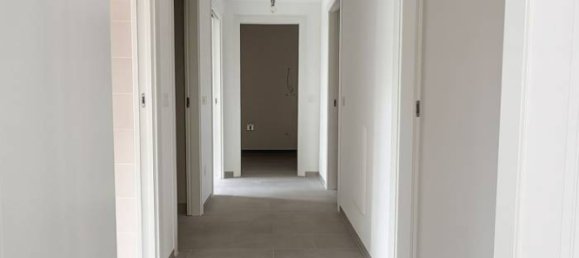 4 bedrooms Apartment in Milan, Italy No. 314892 4