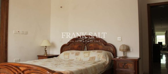 3 bedrooms Penthouse in Balzan, Malta No. 2504 3