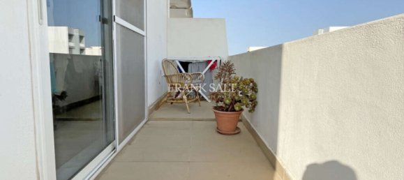3 bedrooms Penthouse in Balzan, Malta No. 2504 9