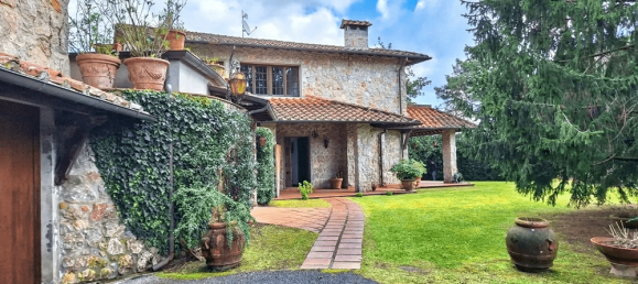 3 bedrooms Villa in Camaiore, Italy No. 291159 10