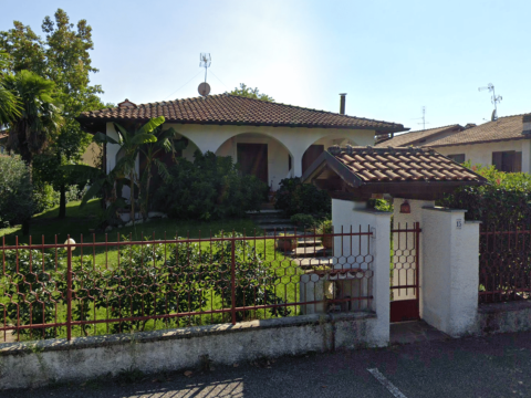 4 bedrooms Villa in Motta Visconti, Italy No. 367041