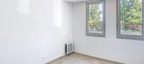 1 chambre Appartement à Marignane, France No. 281691 3