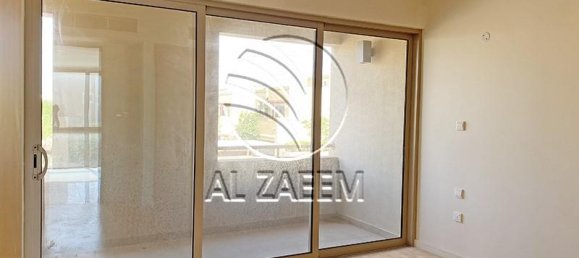 Moradia em banda T3 em Al Raha Gardens, UAE N.º 29001 15