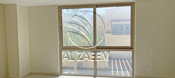 Moradia em banda T3 em Al Raha Gardens, UAE N.º 29001 12