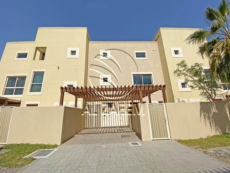 Moradia em banda T3 em Al Raha Gardens, UAE N.º 29001
