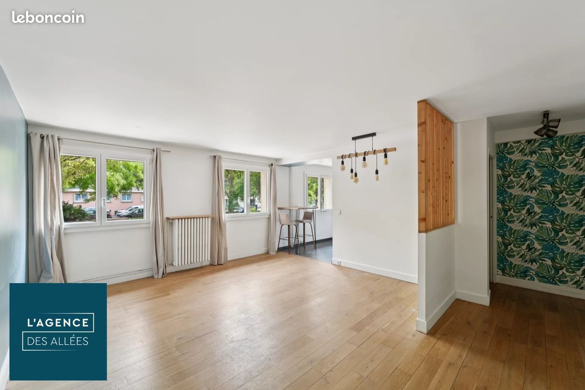 2 chambres Appartement à Clichy, France No. 330631