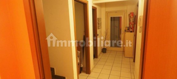 Вилла с 3 спальнями в Саронно, Италия № 237019 10