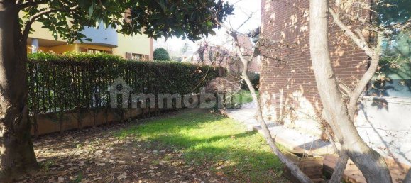 Вилла с 3 спальнями в Саронно, Италия № 237019 32