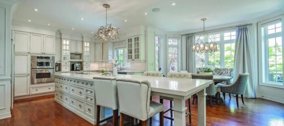 6 bedrooms House in Oakville, Canada No. 768 11