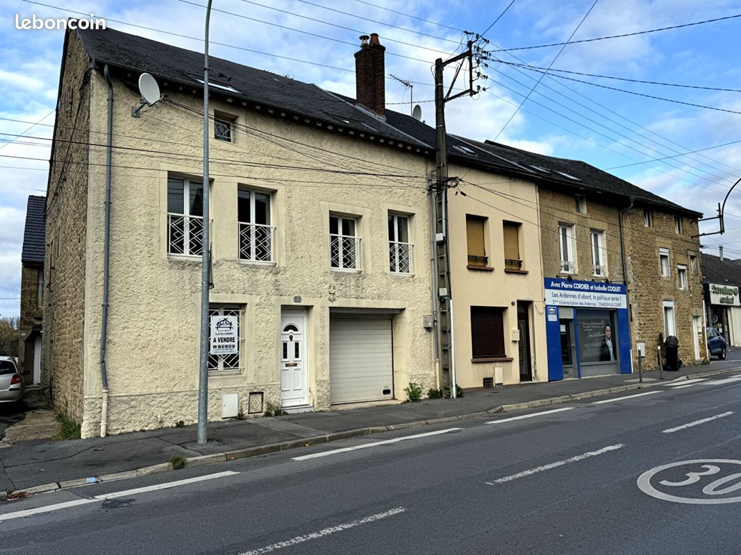 4 chambres Maison à Charleville-Mézières, France No. 209853
