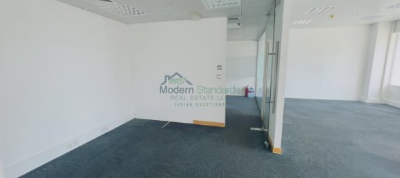 2003m² Office in Sheikh Zayed Road, UAE No. 9483 8