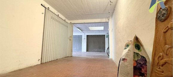 16m² Garage in Venice, Italy No. 60059 2