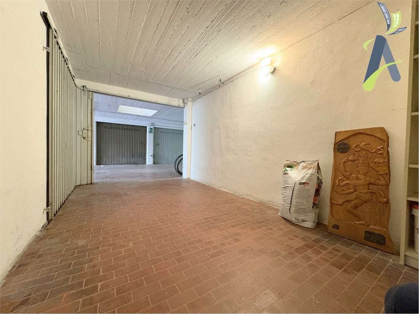 16m² Garage in Venice, Italy No. 60059