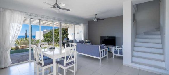 3 bedrooms Commercial property in Chloraka, Cyprus No. 20231 2