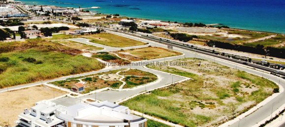 Квартира с 2 спальнями в Ливадия, Кипр № 3828 2