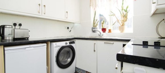 2 Schlafzimmer Maisonette-Wohnung in Kenley, United Kingdom, Nr. 8046 5