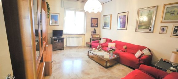 3 rooms Apartment in Cremona, Italy No. 191896 3