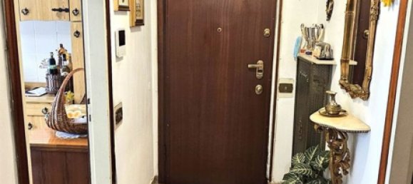 3 rooms Apartment in Cremona, Italy No. 191896 2