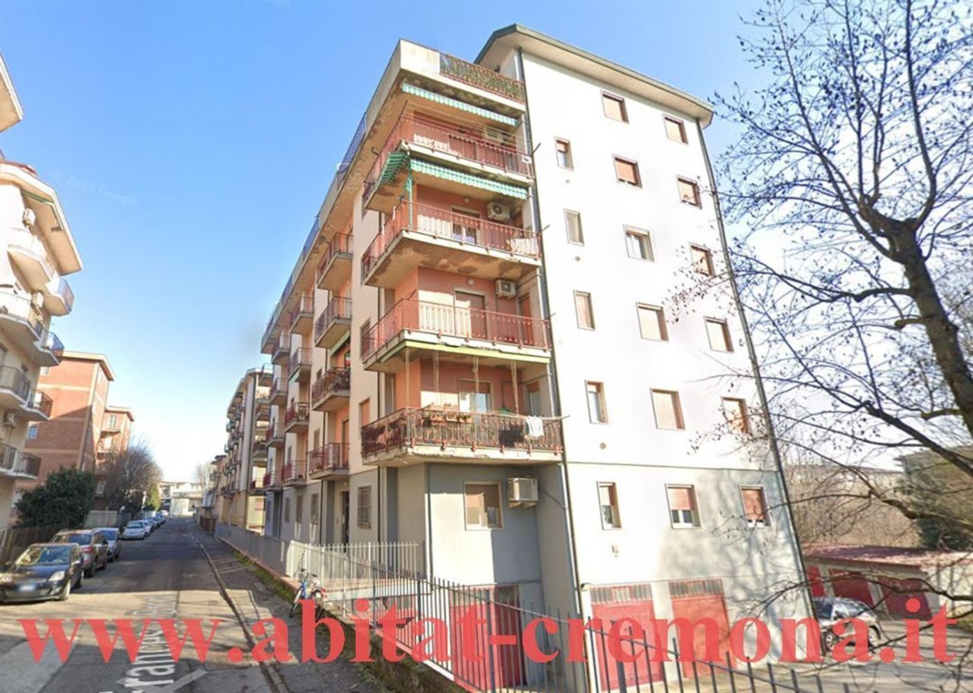 3 rooms Apartment in Cremona, Italy No. 191896