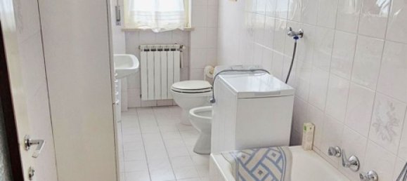 3 rooms Apartment in Cremona, Italy No. 191896 6