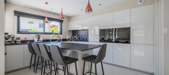 4 bedrooms Villa in Brie-et-Angonnes, France No. 347578 2