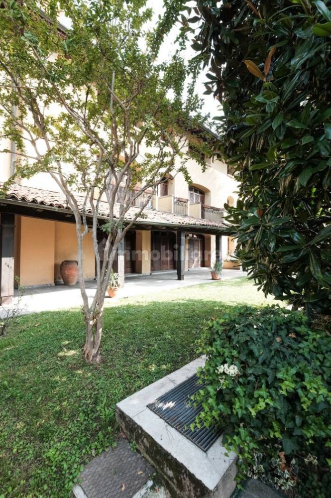 Villa T4 em Calusco d'Adda, Italy N.º 6352