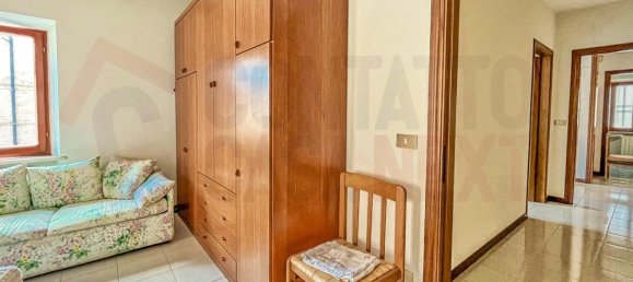 Квартира с 3 комнатами в Ези, Италия № 159360 8