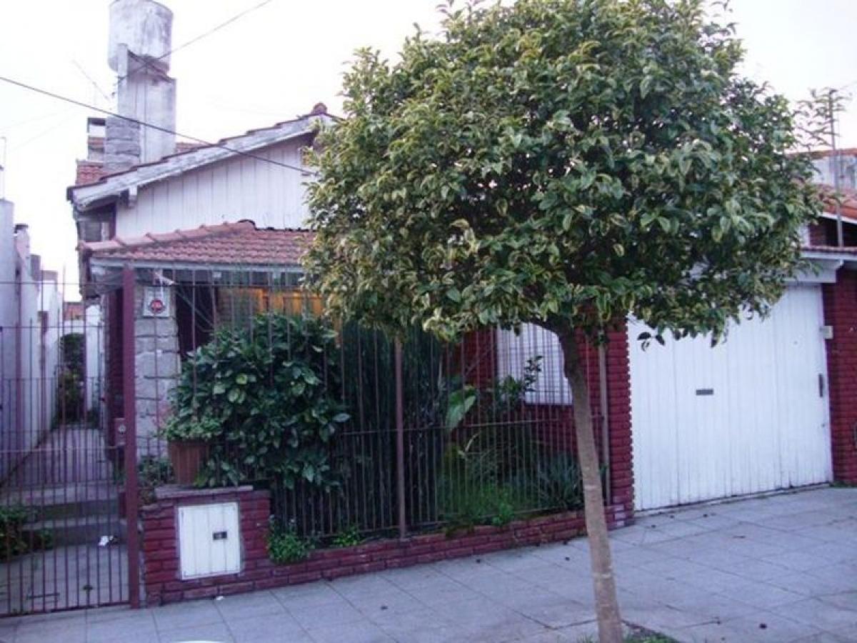 4 bedrooms House in Mar del Plata, Argentina No. 99625