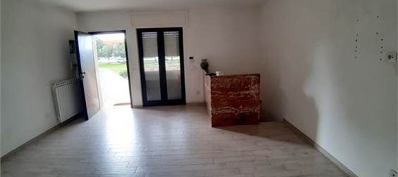 5-salle Appartement à Cavallino, Italy No. 205939 8