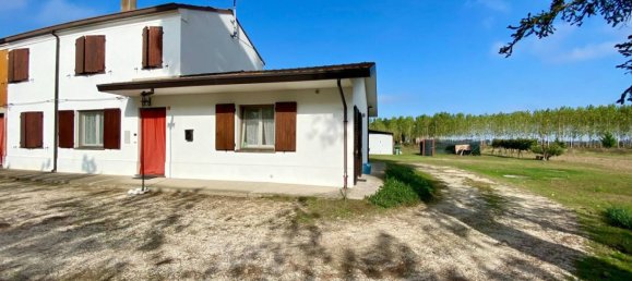 3 bedrooms Villa in Comacchio, Italy No. 178970 12