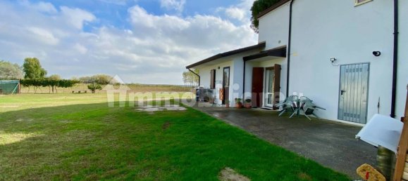 3 bedrooms Villa in Comacchio, Italy No. 178970 5