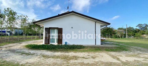 3 bedrooms Villa in Comacchio, Italy No. 178970 16