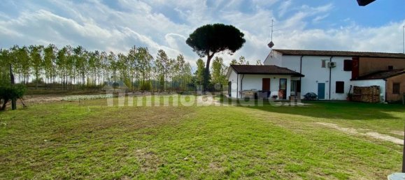 3 bedrooms Villa in Comacchio, Italy No. 178970 4