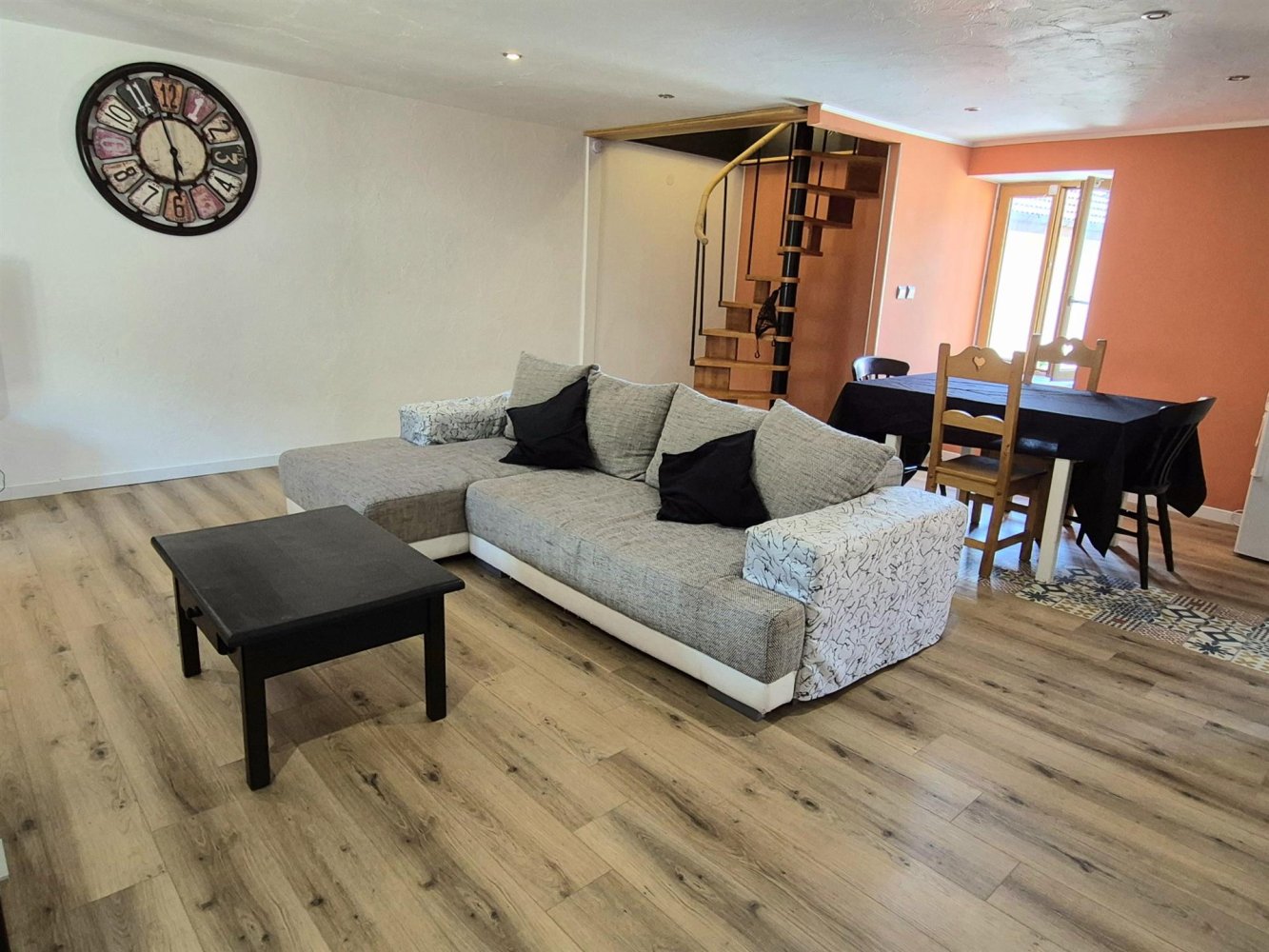 Moradia em banda T3 em Saint-Cergues, France N.º 356272