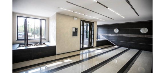 2 bedrooms Penthouse in Sesto San Giovanni, Italy No. 56294 4