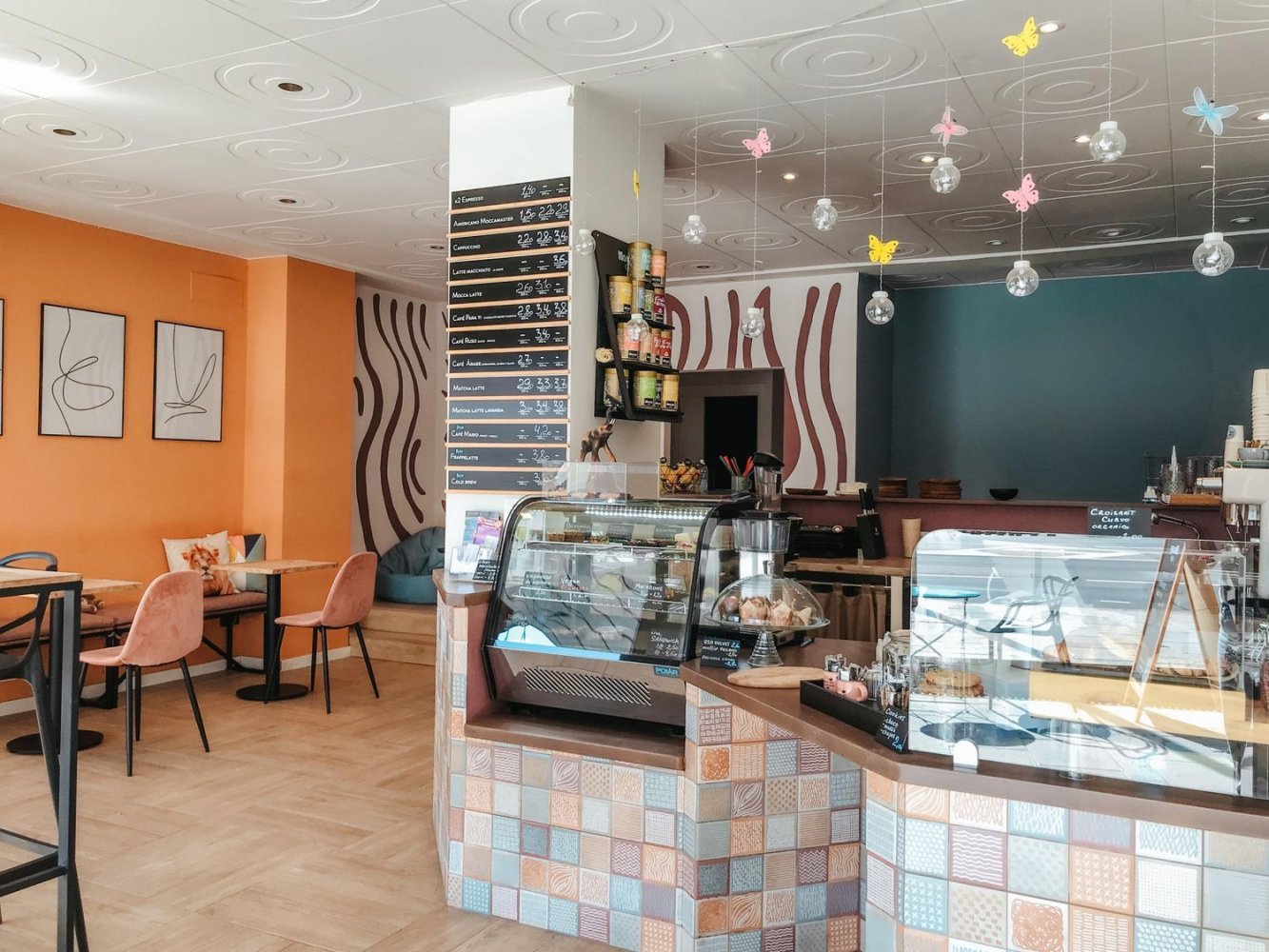  عقار تجاري في Marbella, Spain 70متر مربع رقم 184612