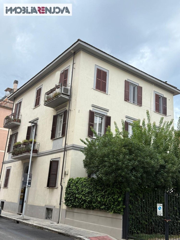 5 Schlafzimmer Wohnung in Terni, Italy, Nr. 327530