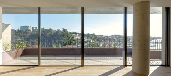 3 bedrooms Apartment in Porto, Portugal No. 107989 11