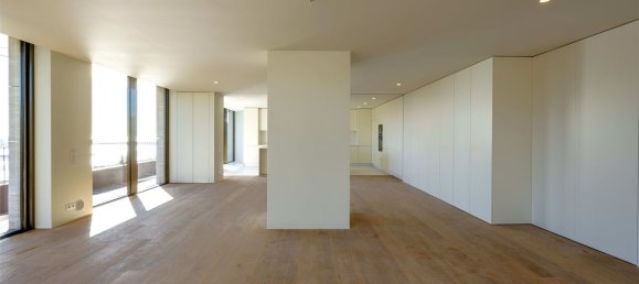 3 bedrooms Apartment in Porto, Portugal No. 107989 10