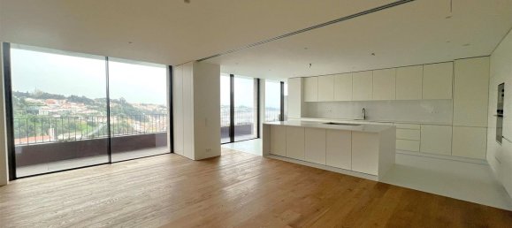 3 bedrooms Apartment in Porto, Portugal No. 107989 14