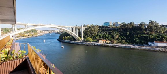 3 bedrooms Apartment in Porto, Portugal No. 107989 52