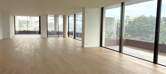 3 bedrooms Apartment in Porto, Portugal No. 107989 3